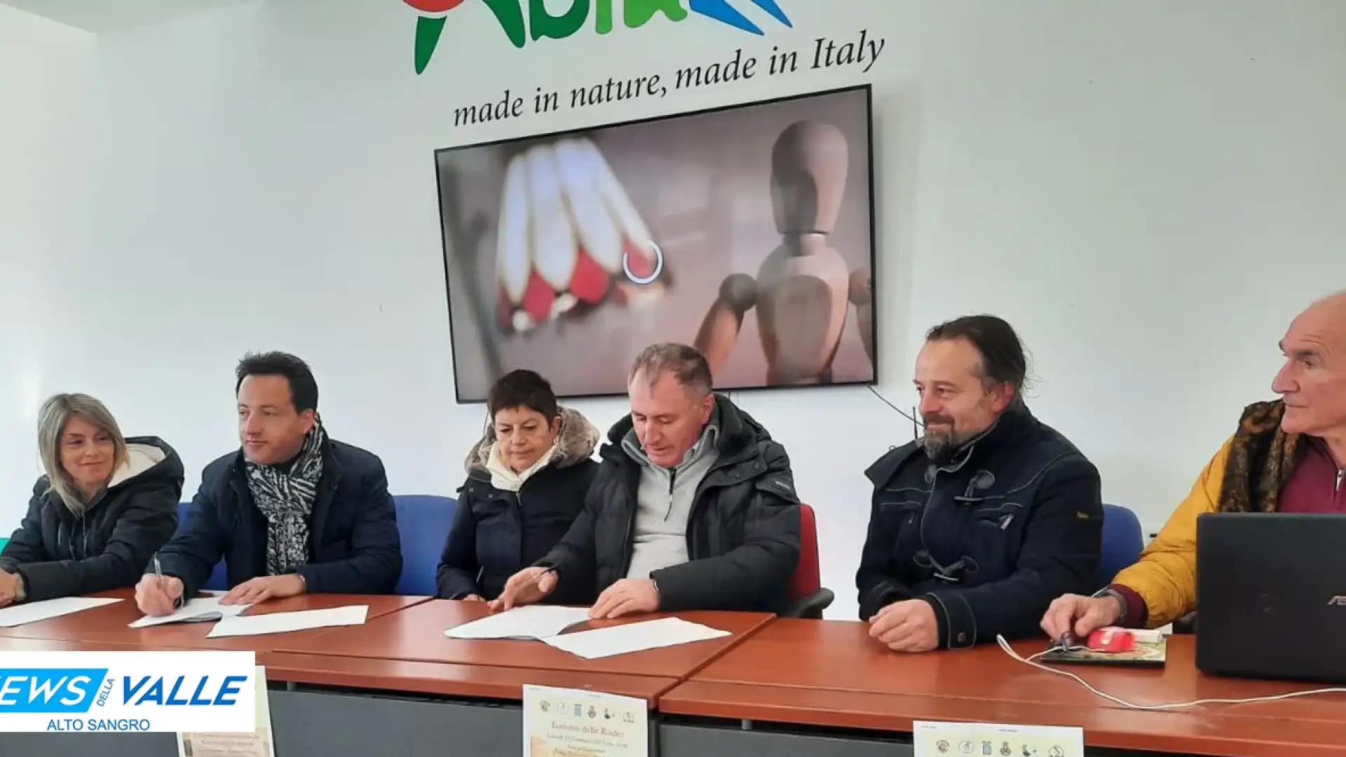 Castel Di Sangro: sottoscritto questa mattina il patto educativo di Comunità. L’accordo firmato all’interno della sala polivalente di Piazza Plebiscito.